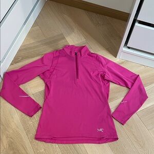 Arc'teryx 1/4 zip Performance Long Sleeve Top in Vibrant Pink - Size XS